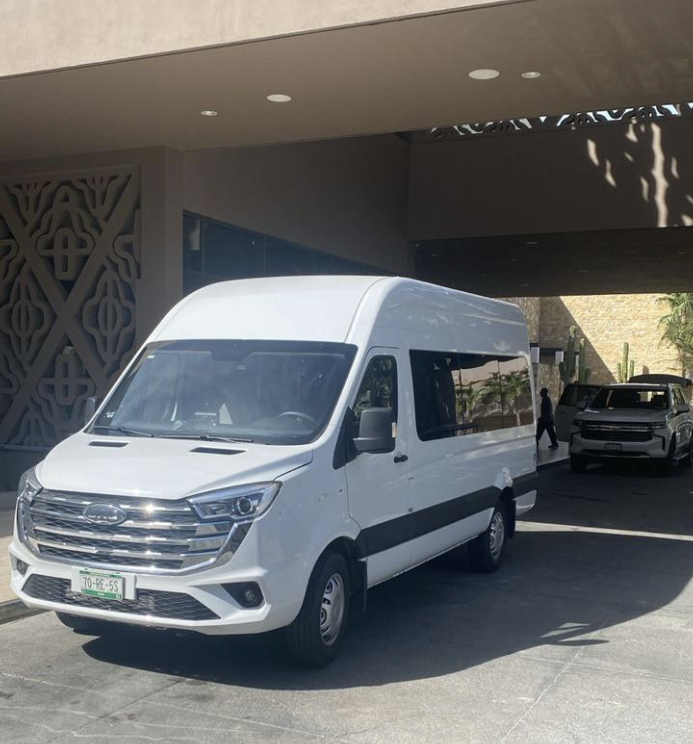 Toyota Hiace 2022